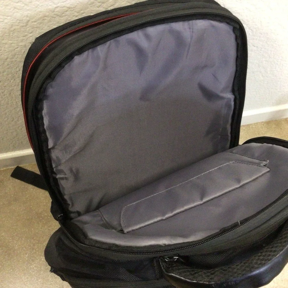 Lenovo Thinkpad Professional backpack Fits 15.6
